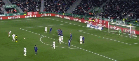 慢镜头：水晶宫将为比塞克报价3000万欧，但球员对其不感兴趣（慢镜头：水晶宫拟出3000万欧求购比塞克，但球员无意加盟）