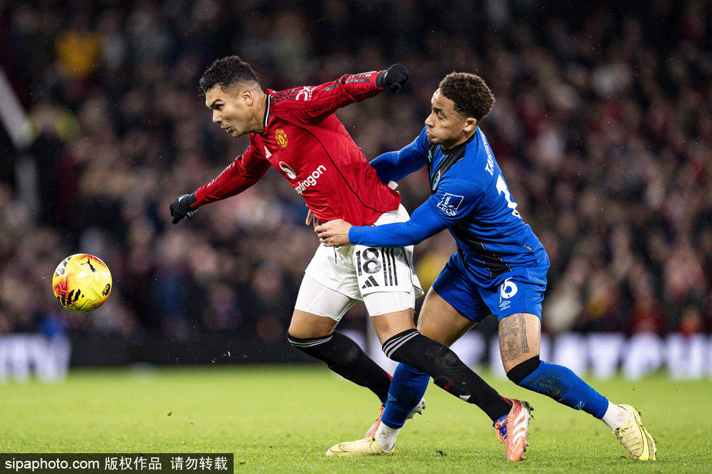 本赛季五大联赛球队欧冠积分：英超6队61分第1，意甲35分第2（本赛季欧冠五大联赛积分榜：英超6队合计61分居首，意甲35分次席）