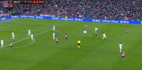 图片报：因极端球迷大规模燃放烟火，拜仁将面临欧足联的处罚（极端球迷大规模燃放烟火，拜仁恐遭欧足联处罚）