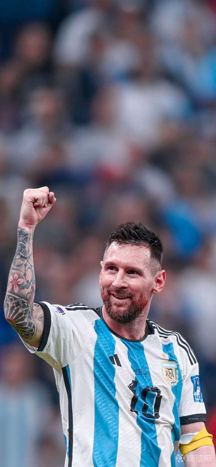 罕见！阿根廷球员骂梅西：没想到你是德保罗的跟屁虫（罕见一幕：阿根廷球员怒怼梅西，称其成了德保罗的跟班）