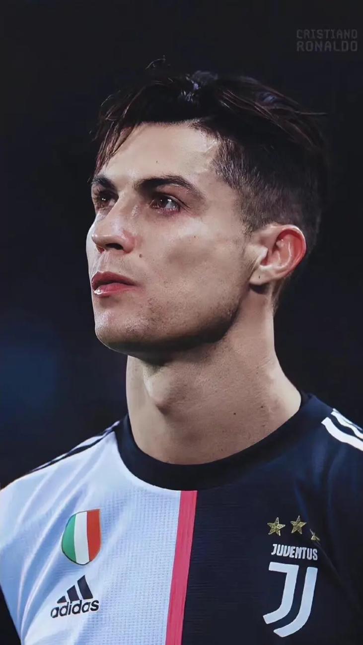 C罗：我和乔治娜计划世界杯后再举行婚礼，带着奖杯去庆祝（C罗称与乔治娜计划把婚礼安排在世界杯之后，盼捧杯同庆）