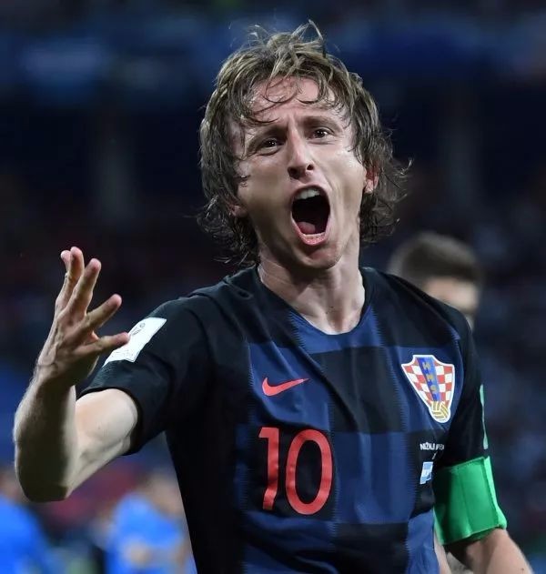 邹市明从奥运冠军到创业失败，经历挫折与反思，展现人生选择与责任的复杂性。（从奥运桂冠到创业折戟，邹市明的挫败与自省，映照人生抉择与担当的多面性）