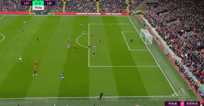 姆伯莫不想让曼联和喀麦隆起冲突，决定让二者商讨回国时间（为避免曼联与喀麦隆冲突，姆伯莫决定由双方协商回国时间）